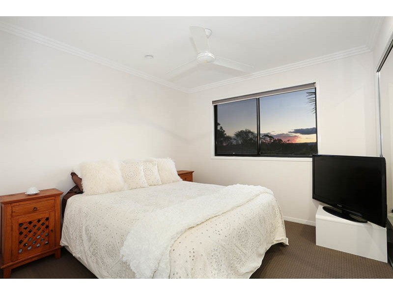 1/47 Gordon Street, Labrador QLD 4215