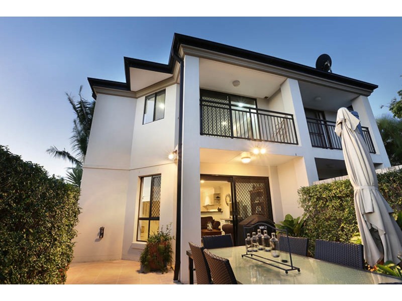 1/47 Gordon Street, Labrador QLD 4215