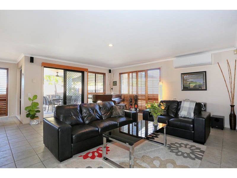 59 Deborah Avenue, Benowa Waters QLD 4217