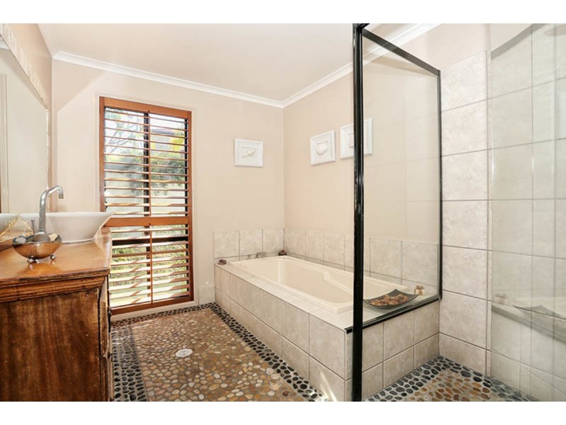 59 Deborah Avenue, Benowa Waters QLD 4217