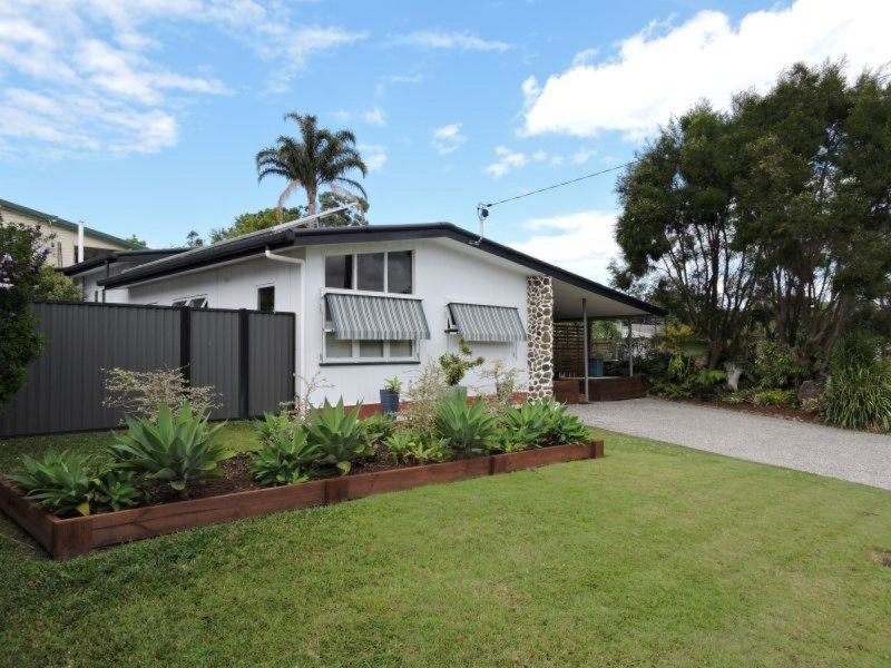 72 Deakin Avenue, Southport QLD 4215