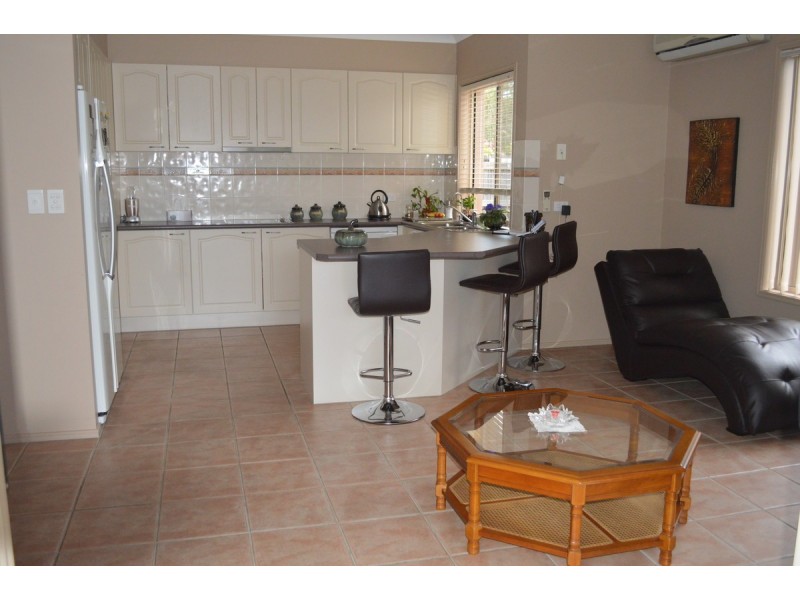 6 Redgum Place, Molendinar QLD 4214