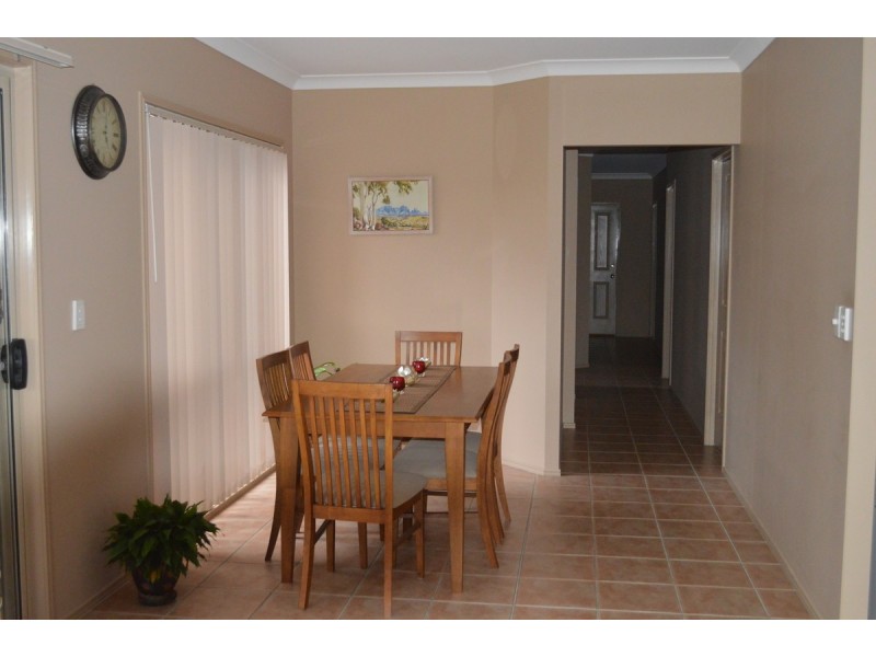 6 Redgum Place, Molendinar QLD 4214