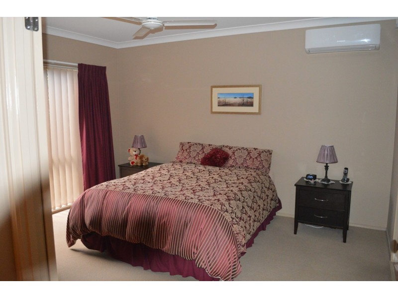 6 Redgum Place, Molendinar QLD 4214