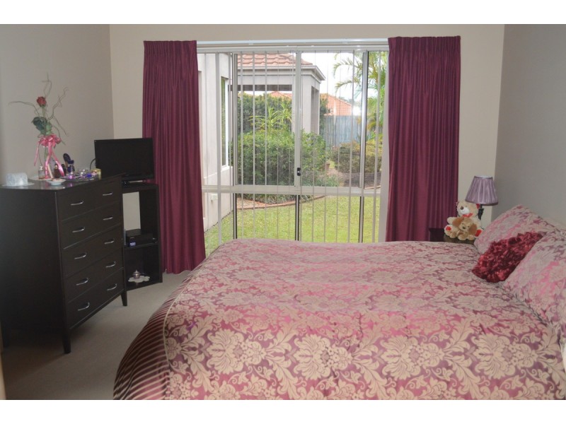 6 Redgum Place, Molendinar QLD 4214