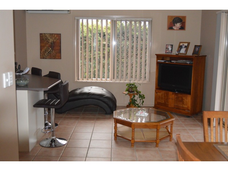 6 Redgum Place, Molendinar QLD 4214