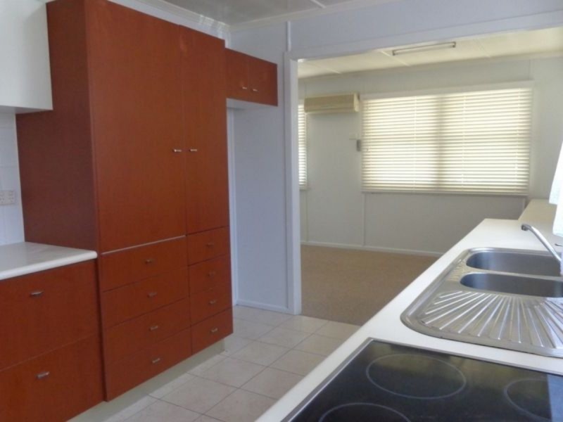 67 Worendo Street, Southport QLD 4215