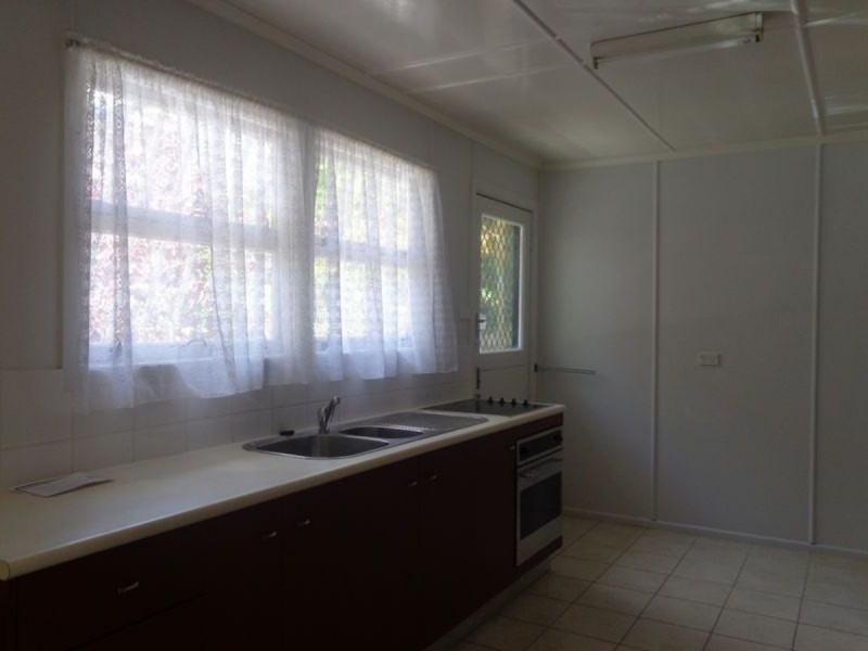 67 Worendo Street, Southport QLD 4215