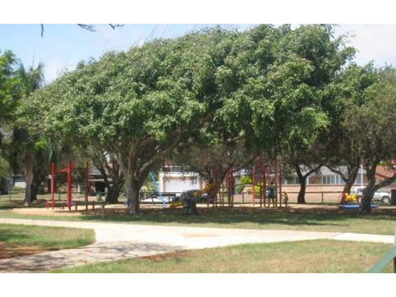 40 Brighton Parade, Southport QLD 4215