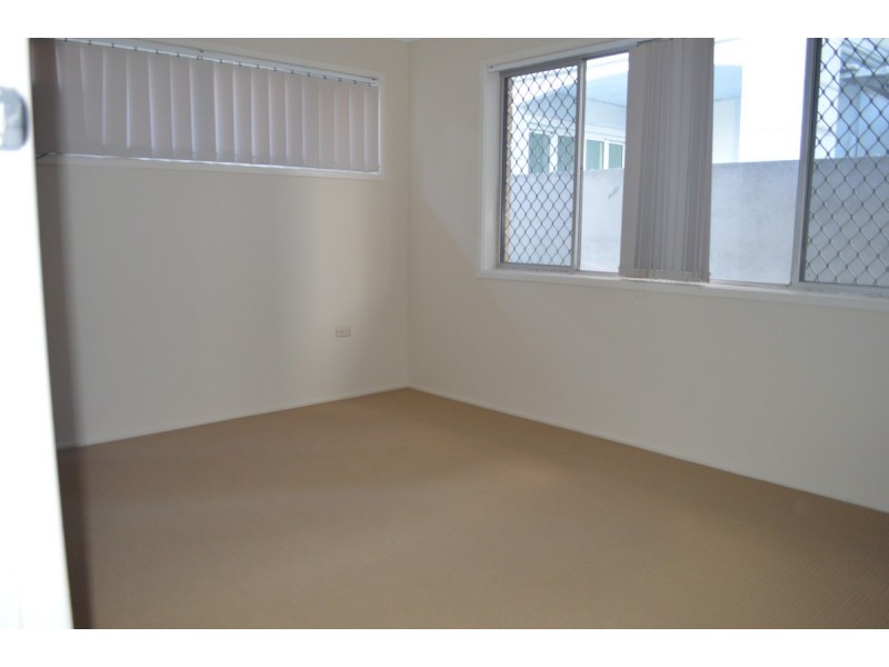 40 Brighton Parade, Southport QLD 4215