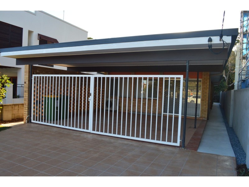 40 Brighton Parade, Southport QLD 4215