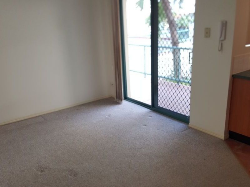 6/140 Marine Parade, Southport QLD 4215