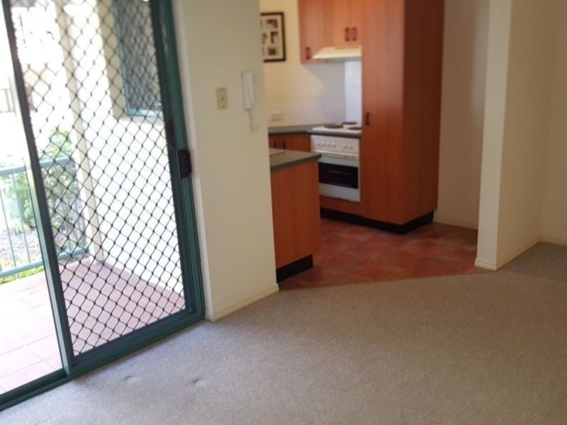 6/140 Marine Parade, Southport QLD 4215