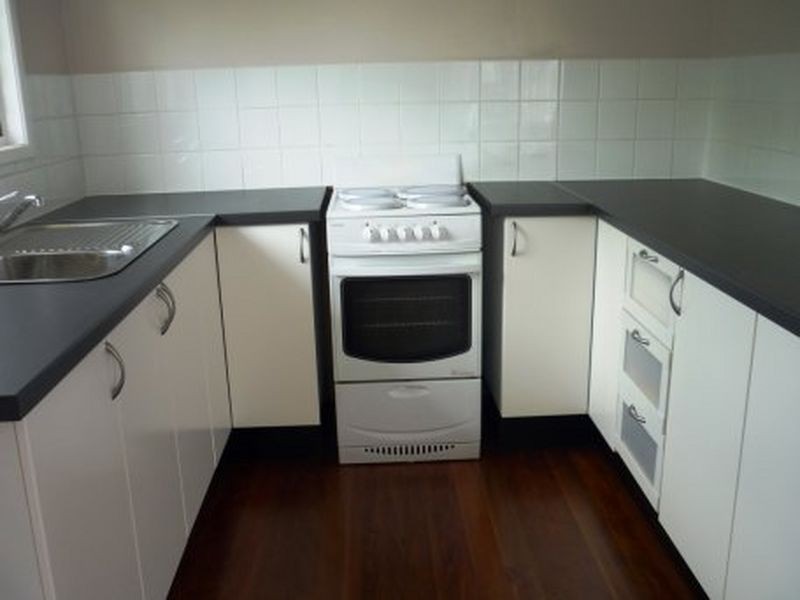 15 Woody Ave, Kingston QLD 4114
