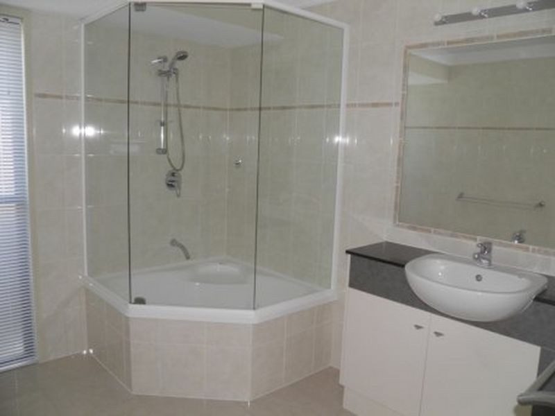 9 Fairway Dr, Meadowbrook QLD 4131