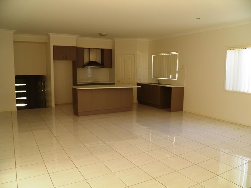 16 Elsie Close, Kuraby QLD 4112