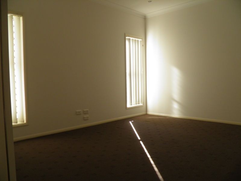 16 Elsie Close, Kuraby QLD 4112