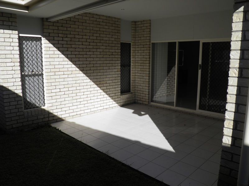 16 Elsie Close, Kuraby QLD 4112