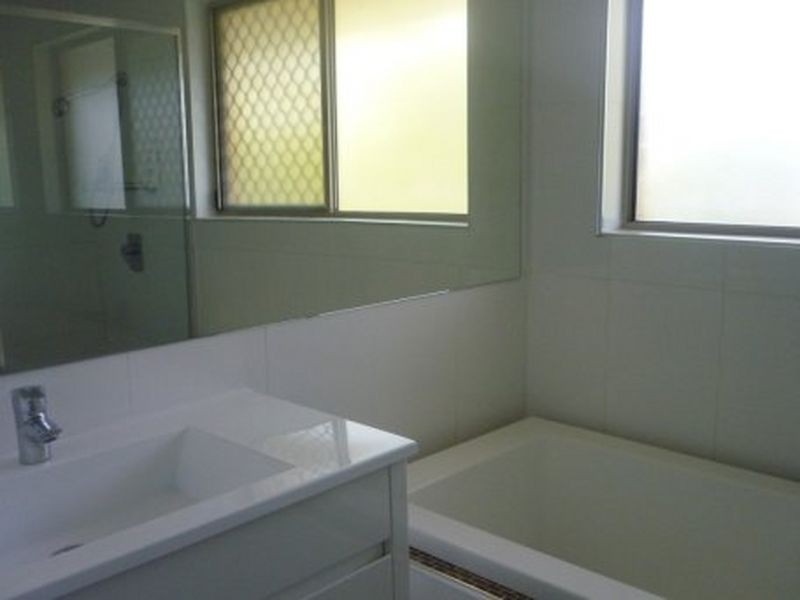 65 Ellendale Cres, Daisy Hill QLD 4127