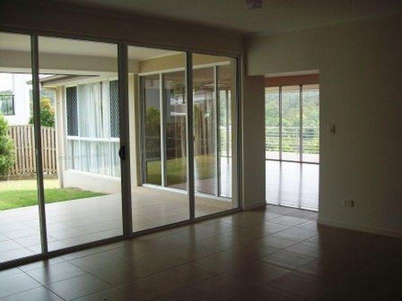 21 Dennis Vale, Daisy Hill QLD 4127