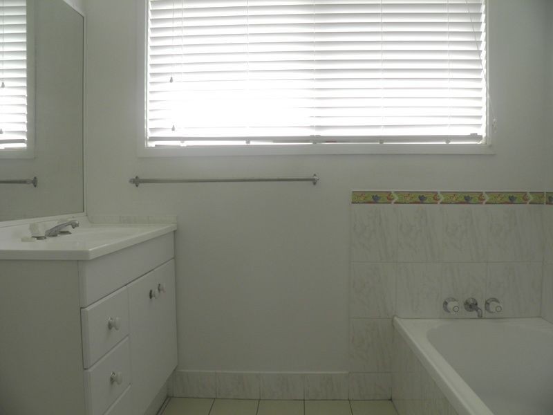 37 Lenore Crescent, Springwood QLD 4127