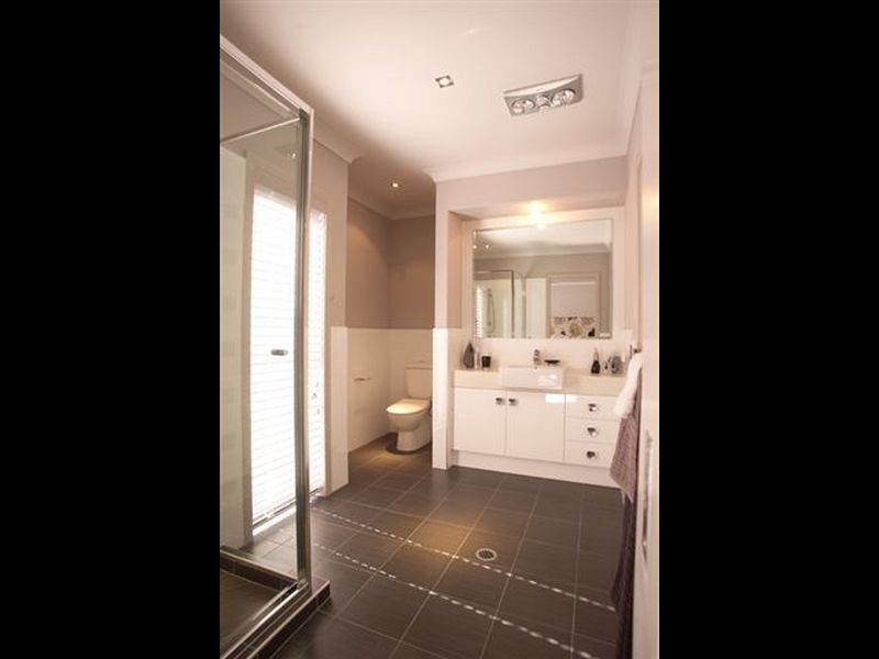 7 John Markwell Parade, Daisy Hill QLD 4127