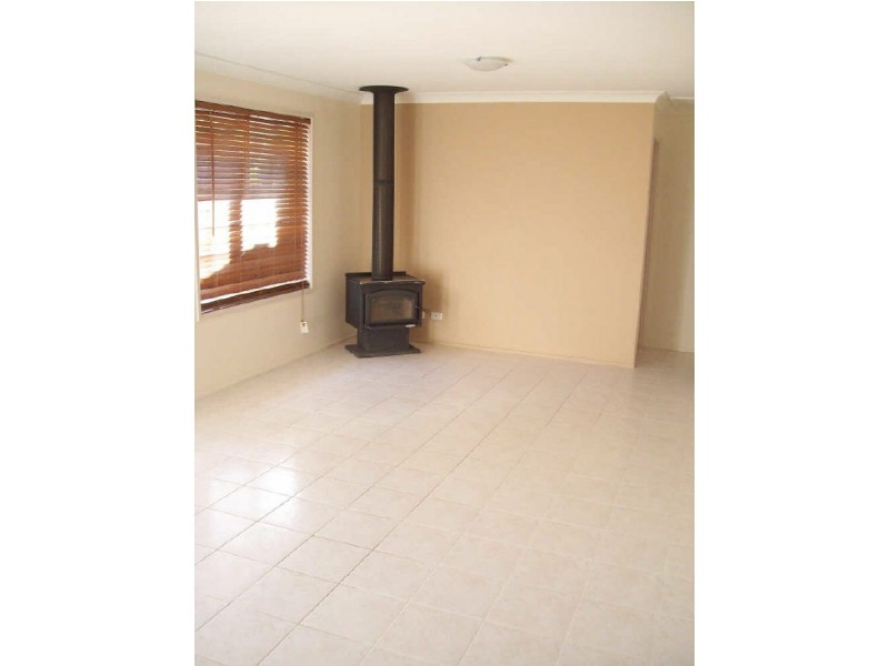 25 Melnik Drive, Loganlea QLD 4131