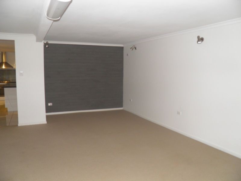 5 Parkway Road, Daisy Hill QLD 4127