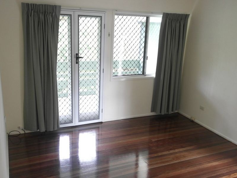 153 Springwood Road, Springwood QLD 4127