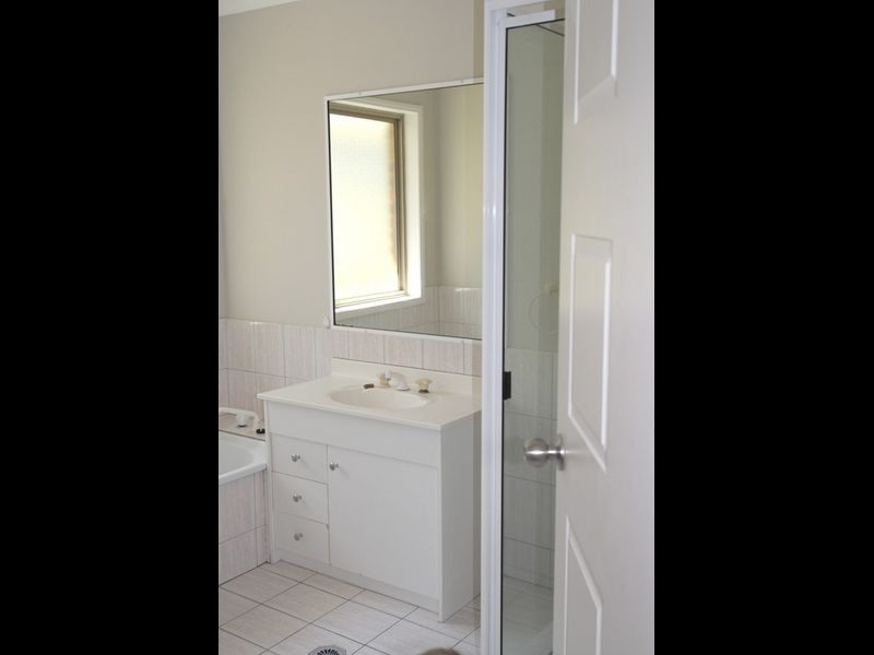 64 Celandine Street, Shailer Park QLD 4128