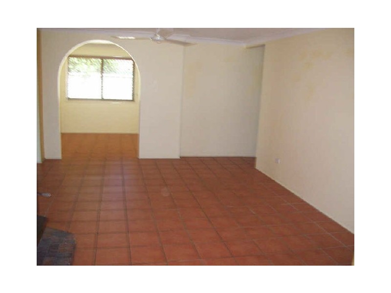 73 Chatswood Road, Daisy Hill QLD 4127