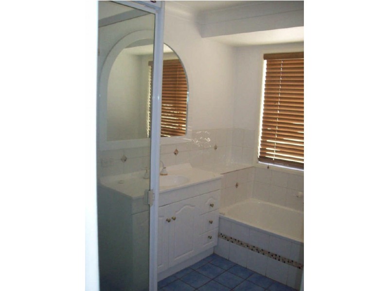 73 Chatswood Road, Daisy Hill QLD 4127