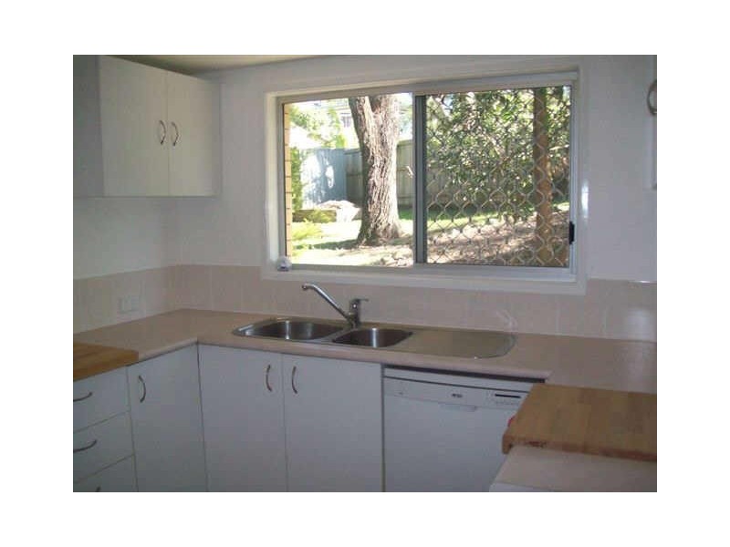 16 Kenthurst Crescent, Rochedale South QLD 4123