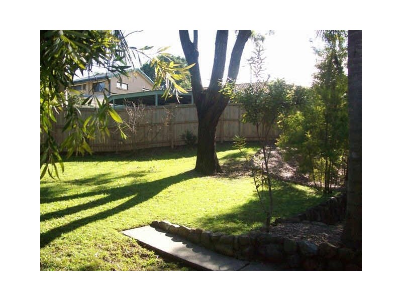 16 Kenthurst Crescent, Rochedale South QLD 4123