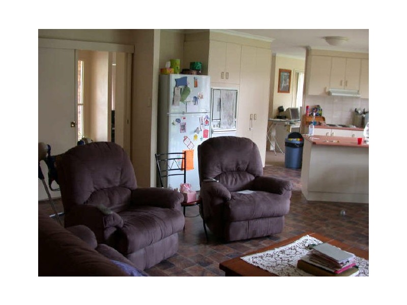 72 Tansey Drive, Tanah Merah QLD 4128