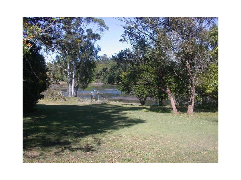 18-20 Lawnton Street, Daisy Hill QLD 4127