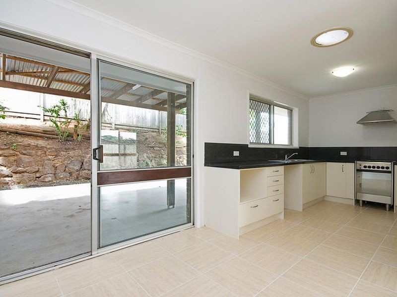 5 Inglis Court, Springwood QLD 4127