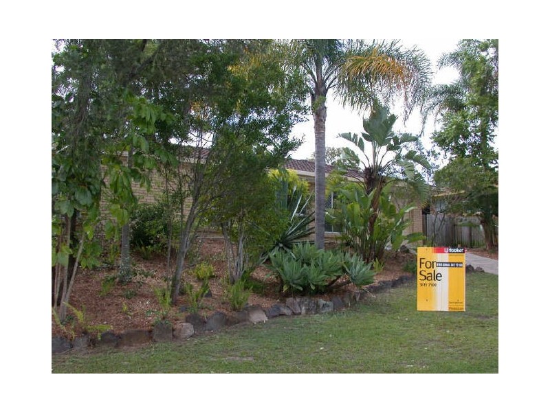 16 Kenthurst Crescent, Rochedale South QLD 4123