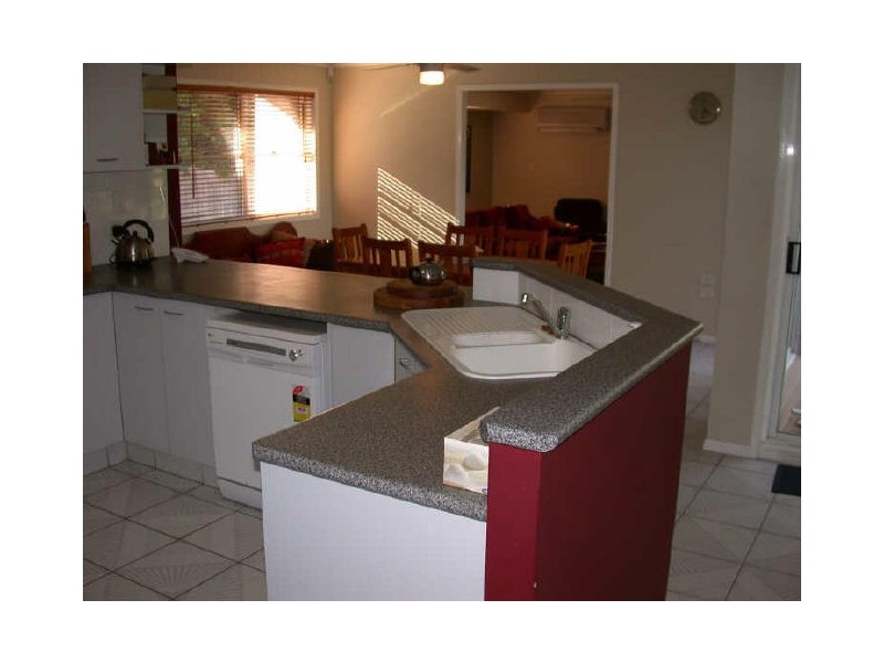 140 – 142 Dennis Road, Springwood QLD 4127