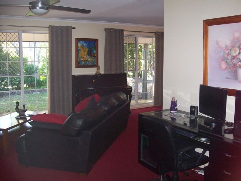 81 Chatswood Road, Daisy Hill QLD 4127