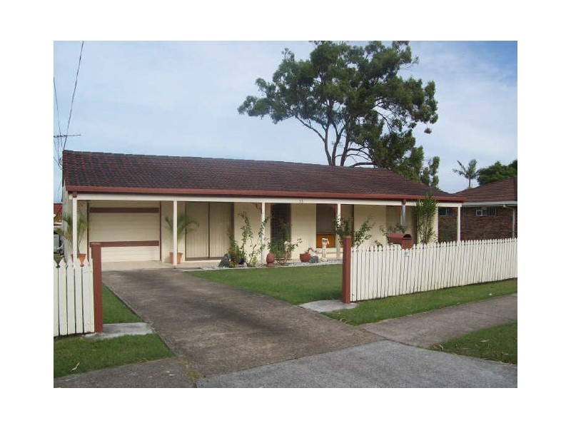 33 Brentwood Drive, Daisy Hill QLD 4127