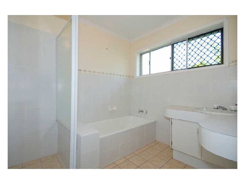9 Whitfield Avenue, Springwood QLD 4127
