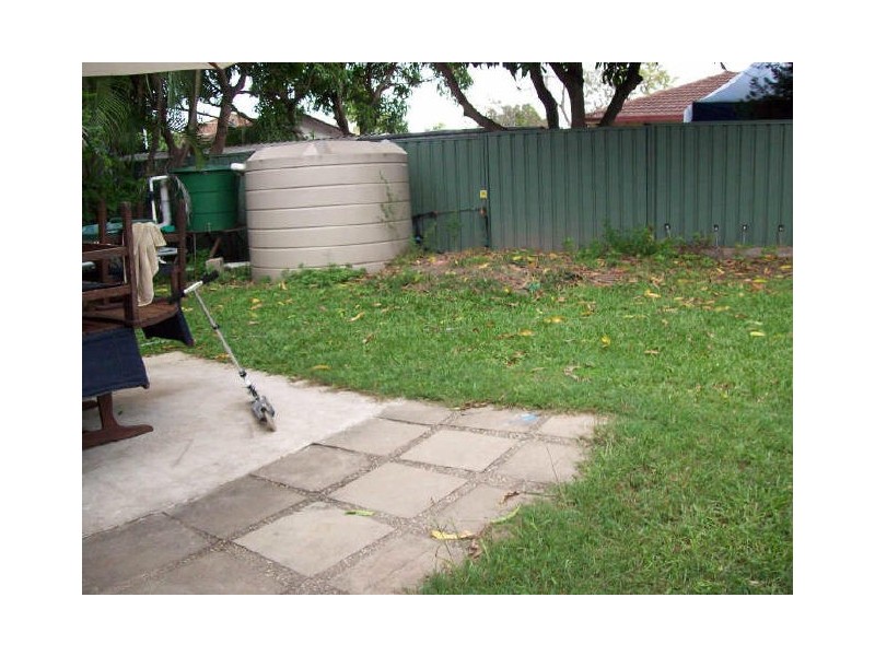 21 Lake Road, Slacks Creek QLD 4127