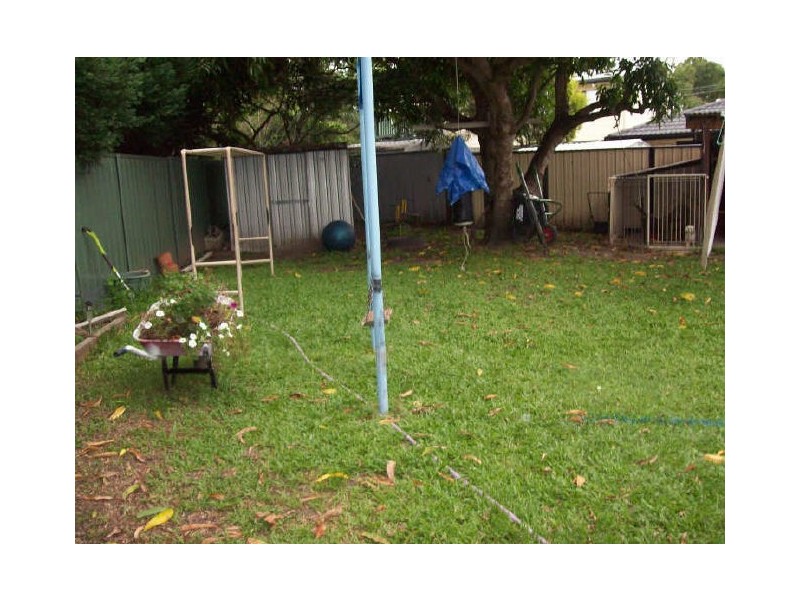 21 Lake Road, Slacks Creek QLD 4127