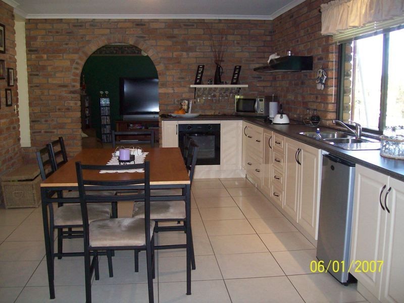 24 Bradley Street, Springwood QLD 4127