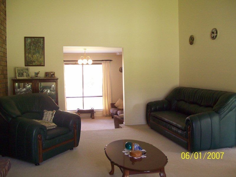 24 Bradley Street, Springwood QLD 4127