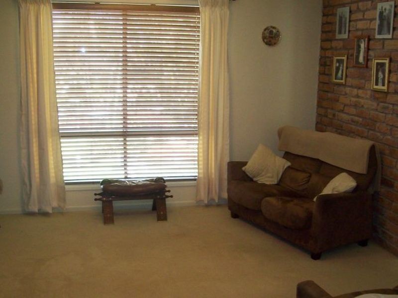 24 Bradley Street, Springwood QLD 4127