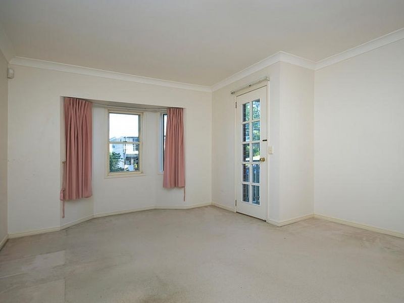 16 Rennie Street, Indooroopilly QLD 4068
