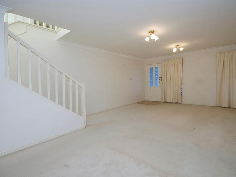 16 Rennie Street, Indooroopilly QLD 4068