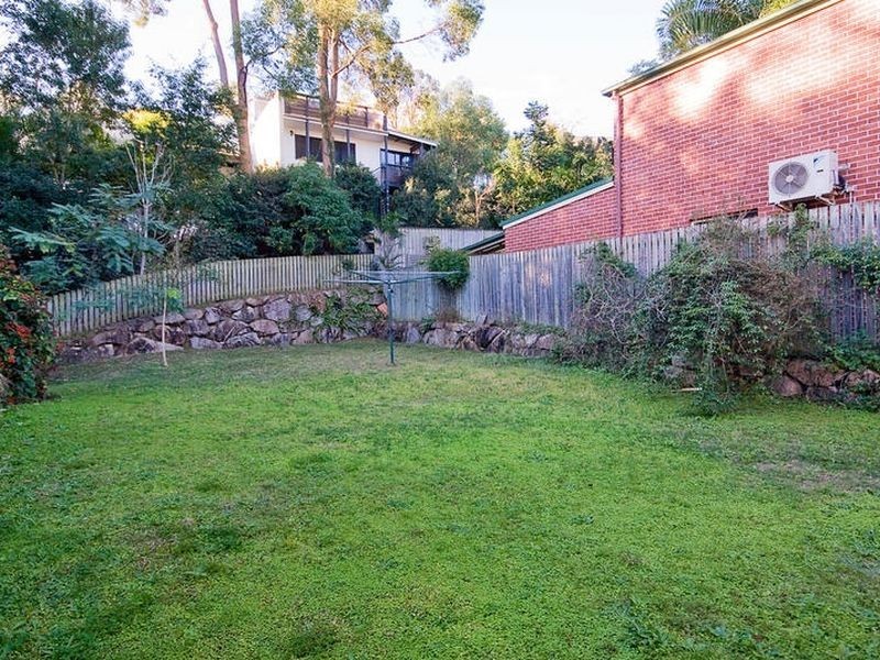 16 Rennie Street, Indooroopilly QLD 4068